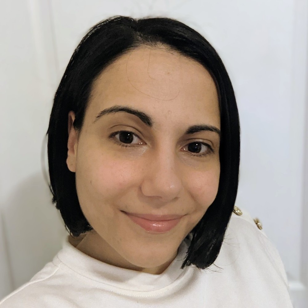 Meet your Posher, Lina
